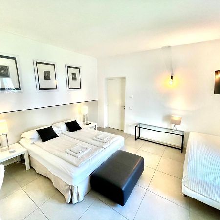 Carly'S Rooms Torbole Sul Garda Exterior photo