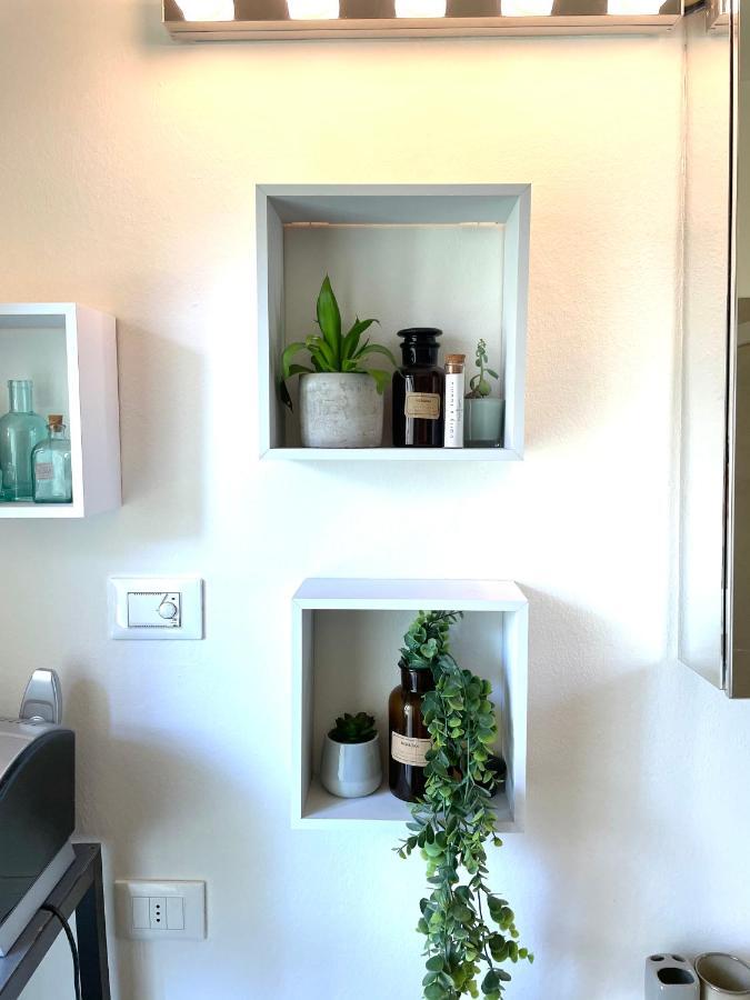Carly'S Rooms Torbole Sul Garda Exterior photo
