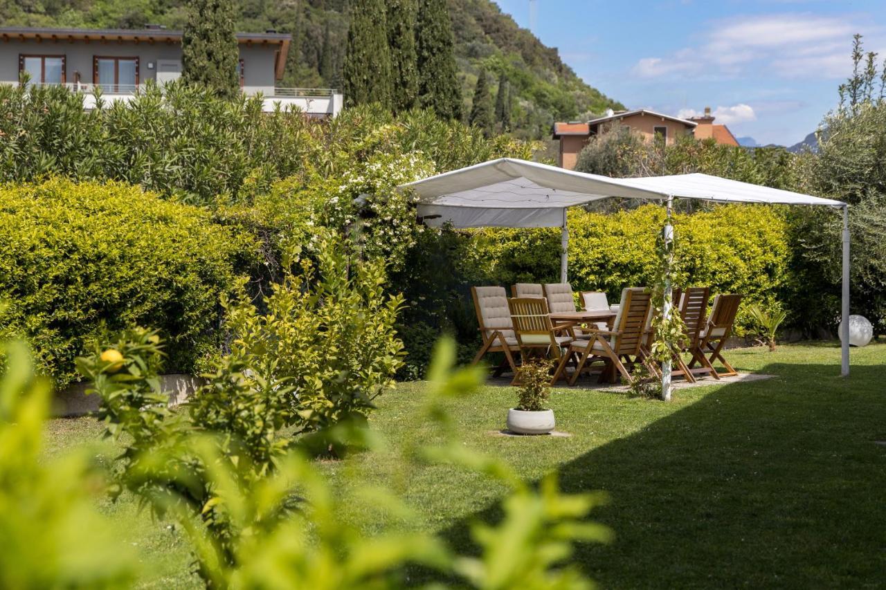 Carly'S Rooms Torbole Sul Garda Exterior photo