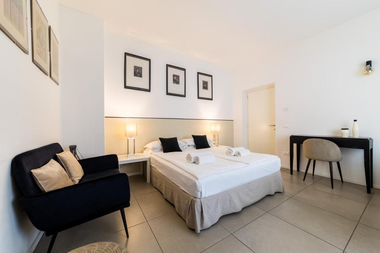Carly'S Rooms Torbole Sul Garda Exterior photo