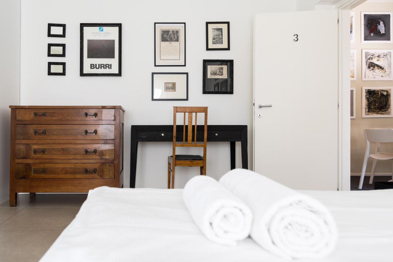 Carly'S Rooms Torbole Sul Garda Exterior photo