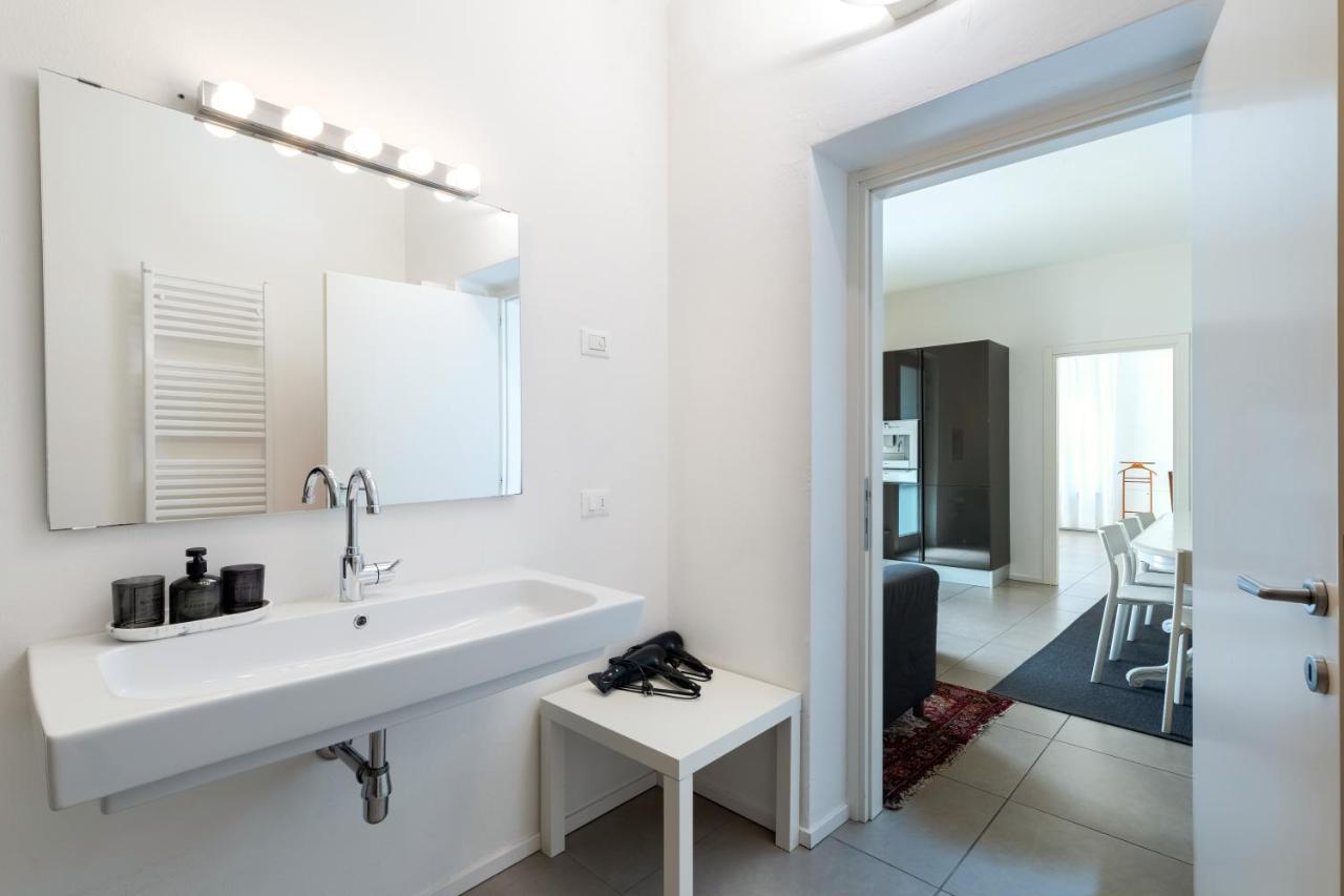 Carly'S Rooms Torbole Sul Garda Exterior photo